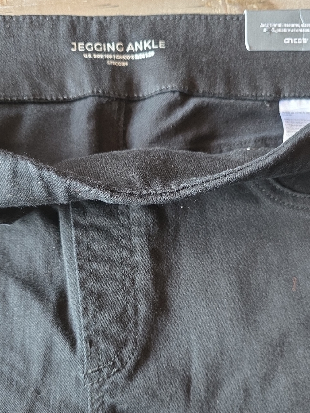Chico's Black Jegging Ankle Pants - Picture 5 of 9